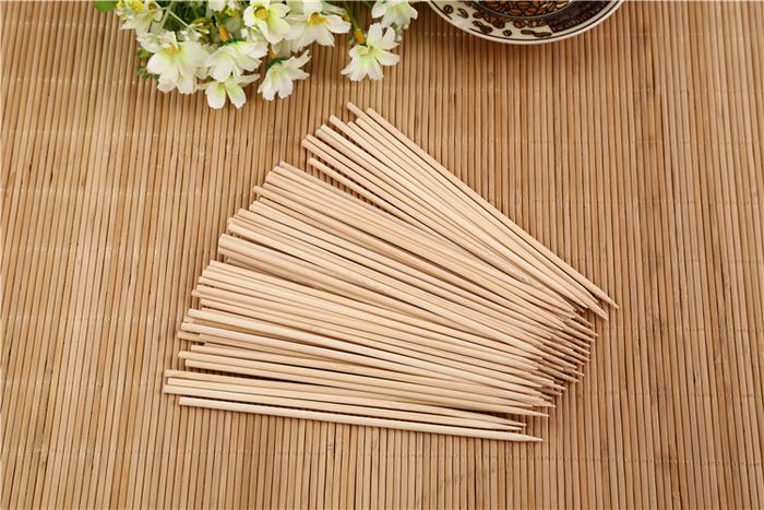 Camping Wooden Color Bamboo BBQ Skewers – 20cm Barbecue Shish Kabob Sticks for Fruit, Meat, Party & More (Pack of Skewers)