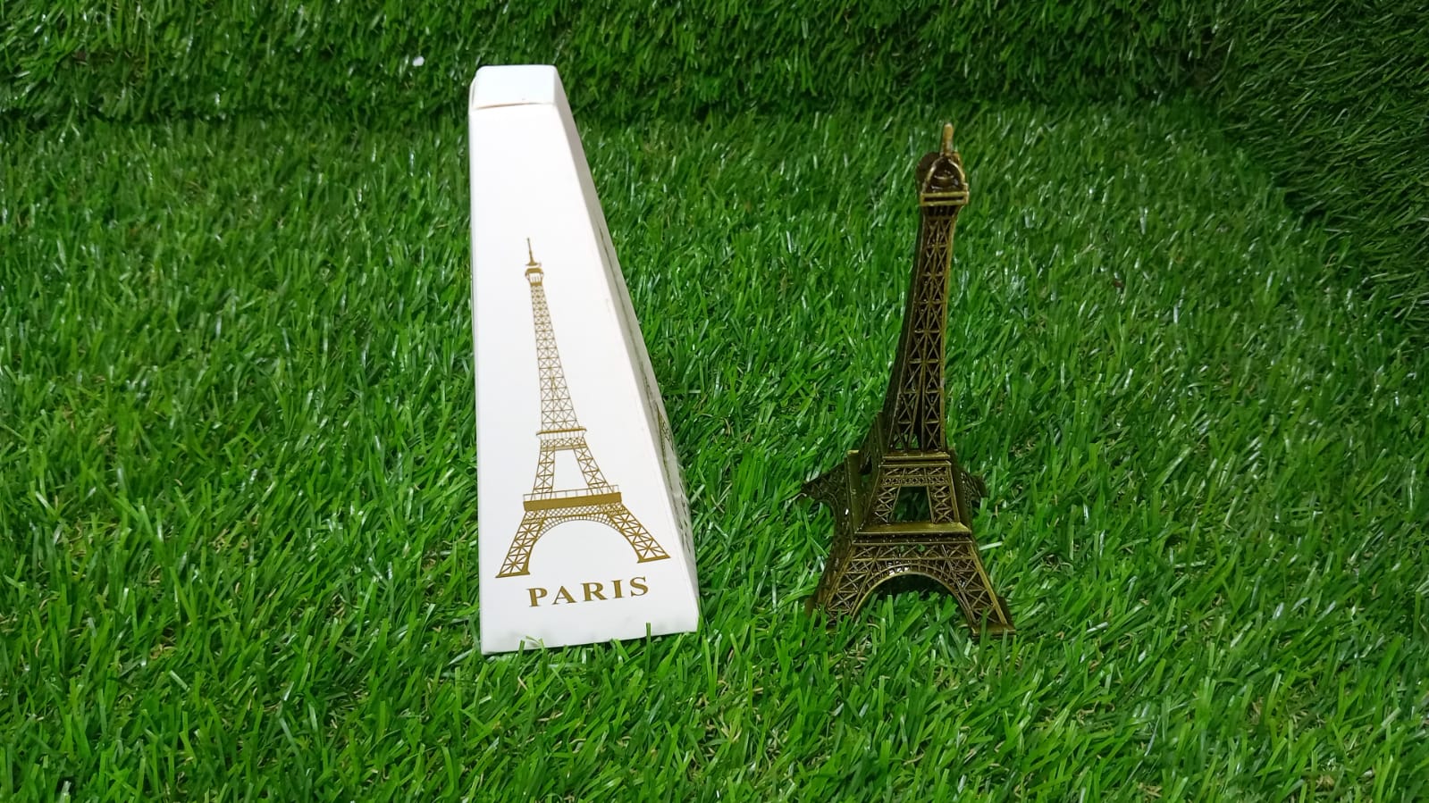Antique 3D Eiffel Tower Statue - Metal Paris Landmark Decorative Showpiece for Home & Office