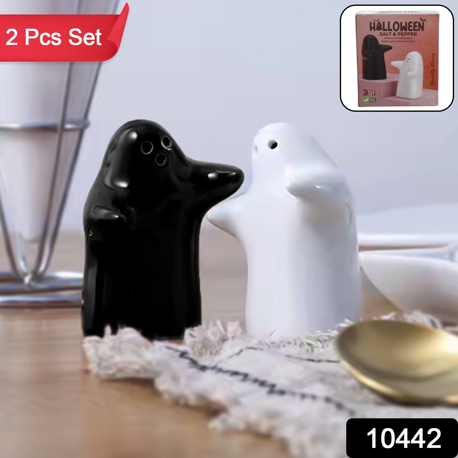 Salt and Pepper Seasoning and Spice Shakers Cute Plastic (2 Pcs Set)