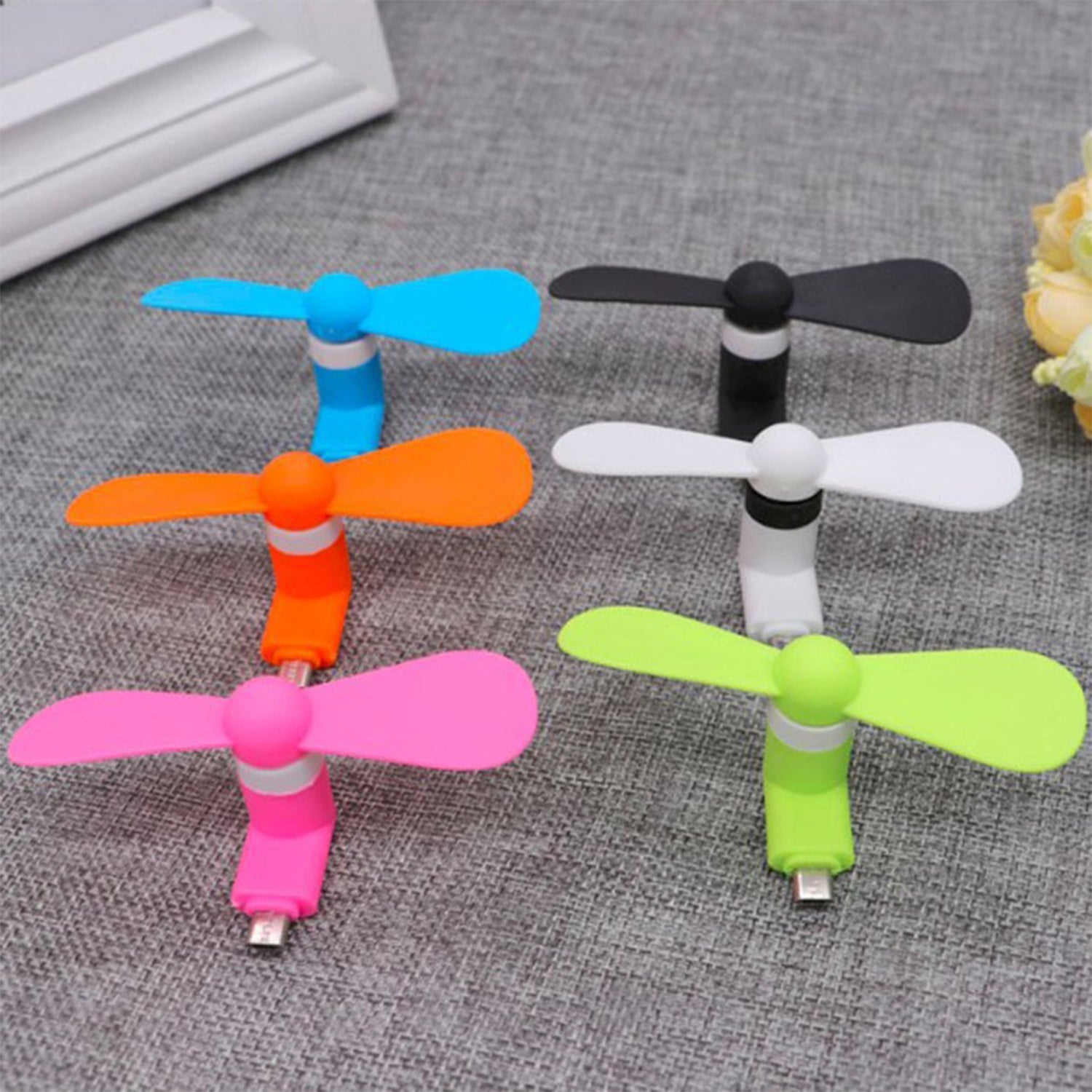 mini USB fan For Having cool air instantly, anywhere and anytime purposes (Micro Port / Mix Color)