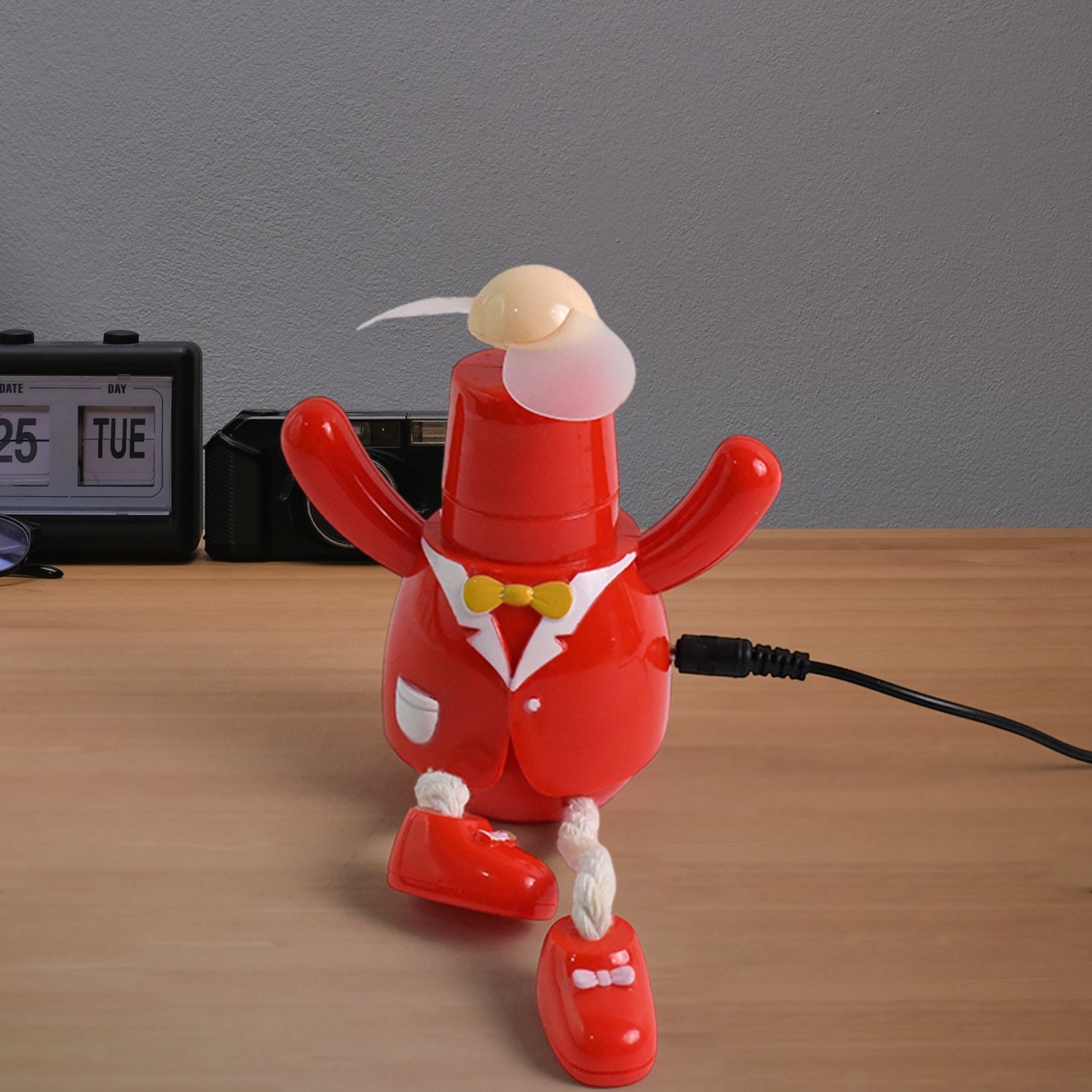 USB Cartoon Character Mini Table Fan for Kids (1 Pc)