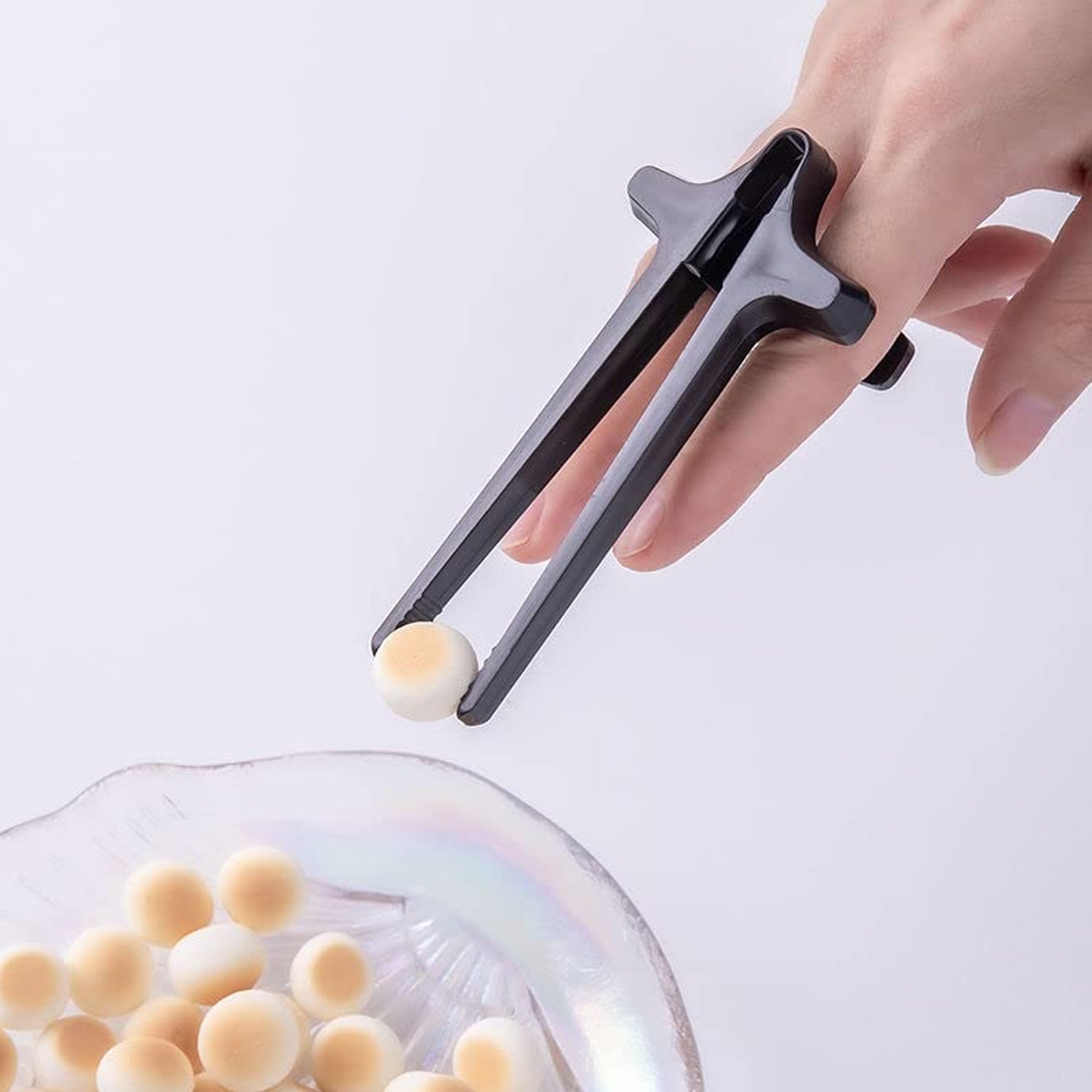 Plastic Finger Chopsticks for Gamers, Snack Clips (1 Pc)