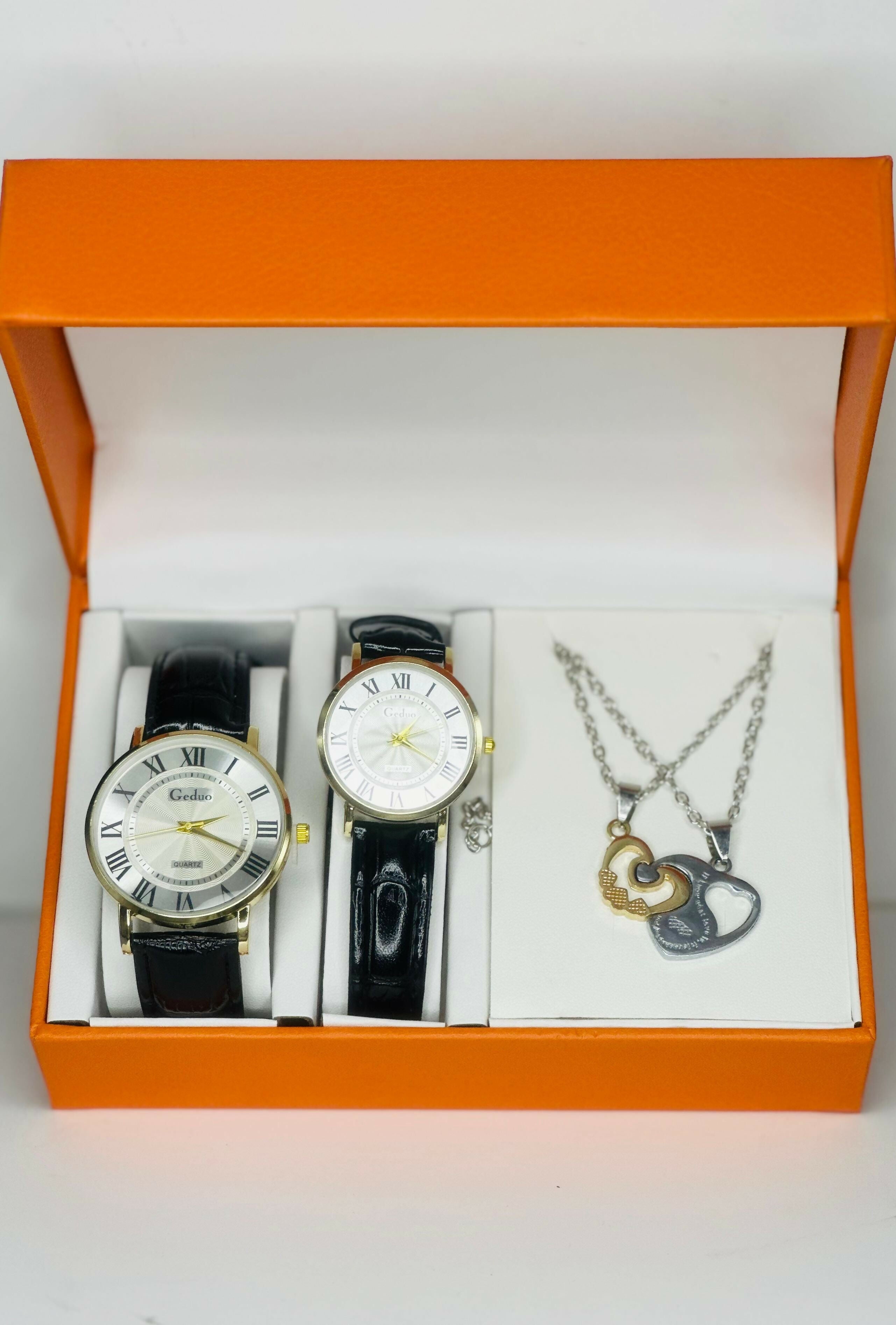 His and Hers Classic Watch and Pendant Combo – Gold Dial Quartz Watches with Black Straps and Matching Heart-Shaped Couple Necklaces – Perfect Gift for Lovers, Anniversaries, or Engagements