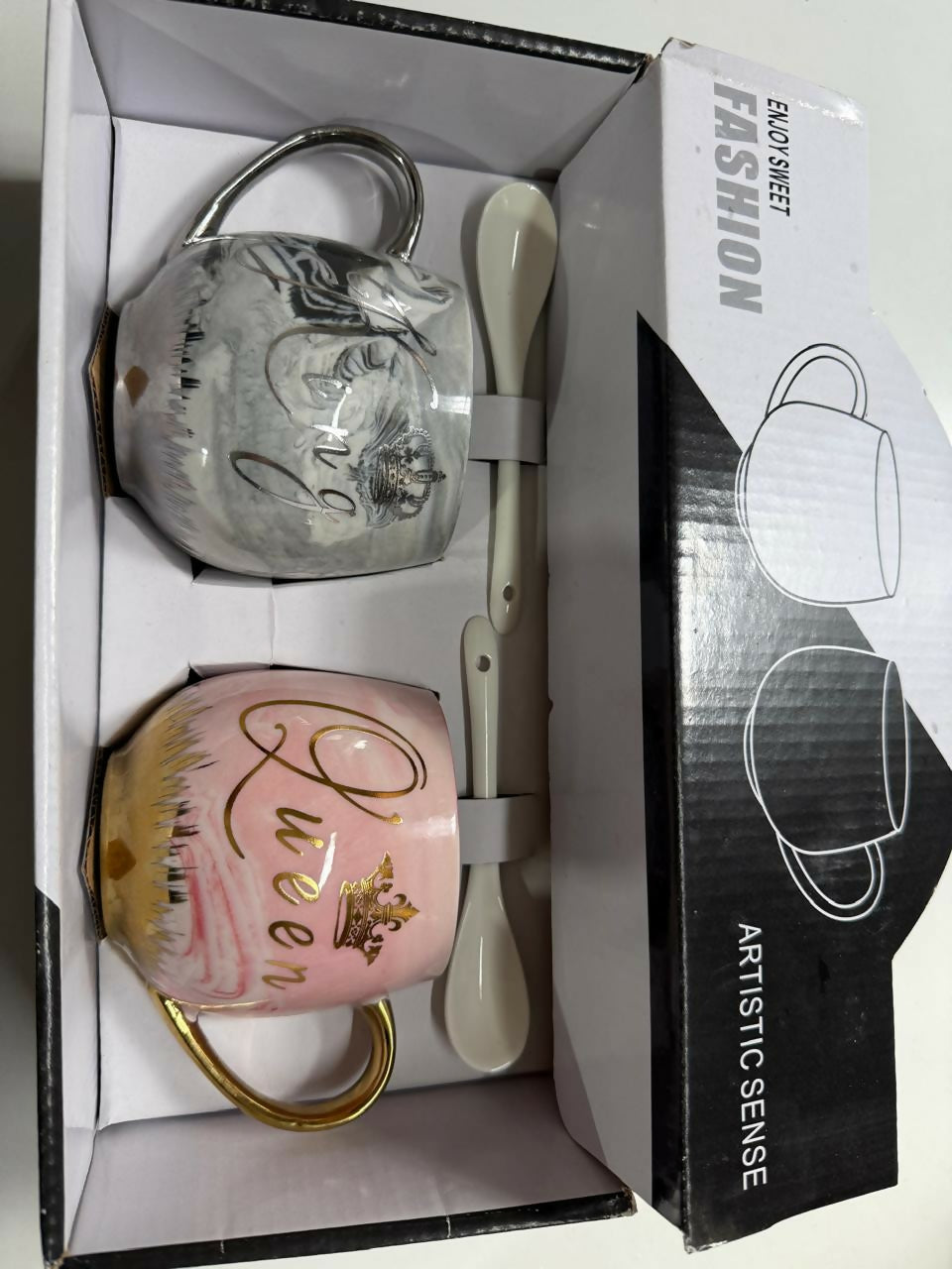 Luxury Marble King & Queen Couple Ceramic Mug Set with Golden Handles & Spoons – Grey & Pink Coffee Cups with Crown Print – Anniversary, Wedding, Engagement, Valentine’s Day & Birthday Gift for Couples (2 Pieces)