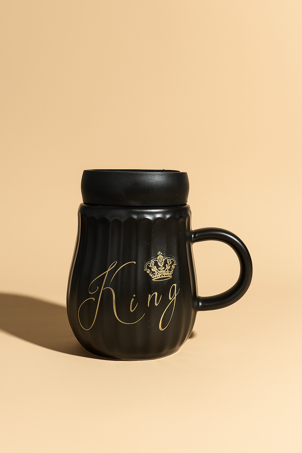 Premium Black Ceramic "King" Coffee Mug with Gold Crown Print – Elegant Matte Finish Tea Mug for Men with Lid – Gift for Husband, Boyfriend, Brother