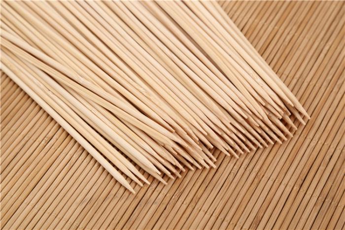 Camping Wooden Color Bamboo BBQ Skewers – 20cm Barbecue Shish Kabob Sticks for Fruit, Meat, Party & More (Pack of Skewers)
