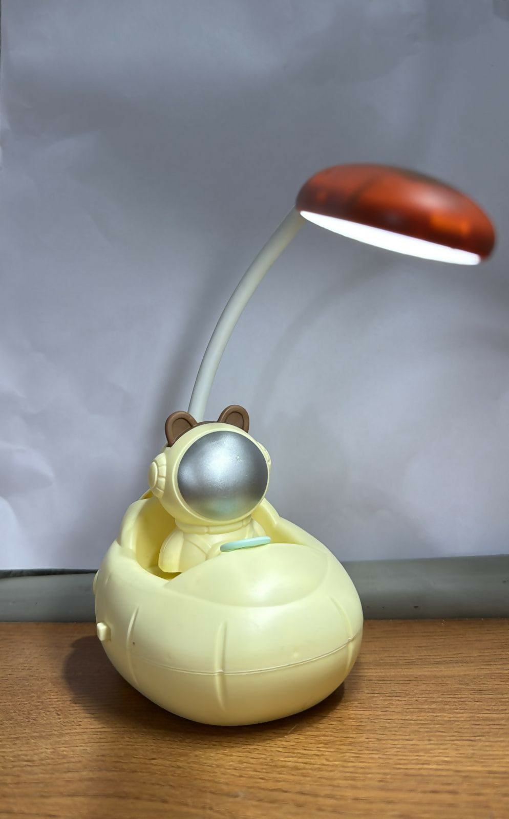 Adorable Astronaut Night Lamp with LED Desk Light – USB Rechargeable, 360° Flexible Hose, Eye-Caring Reading Light for Kids Bedroom, Study Table & Home Décor