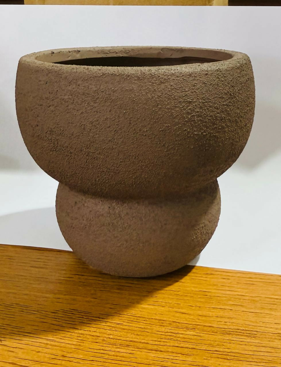 Modern Sculpted Brown Ceramic Planter Pot – Textured Matte Finish Decorative Flower Pot for Indoor Use – Unique Round Double-Sphere Design – Succulent & Tabletop Planter