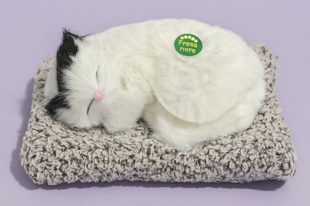Realistic Sleeping Cat Plush Toy for Car Dashboard – Battery Operated Breathing Kitten Model with Soft Mat – Cute Pet Cat Home Decor for Office, Shelf, or Gifting (Black & White Fur, Decorative)