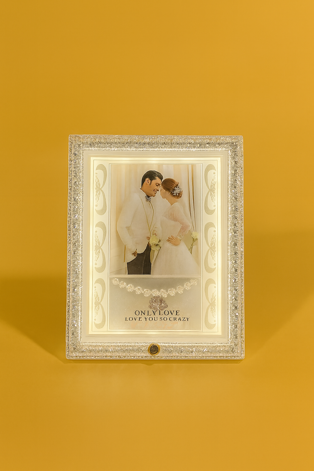 Square White Crystal LED Wedding Photo Frame | Elegant Illuminated Picture Frame with Sparkling Border | 4x6 Inch Couple Photo Frame | Romantic Gift for Wedding, Anniversary, Valentine’s Day & Home Décor