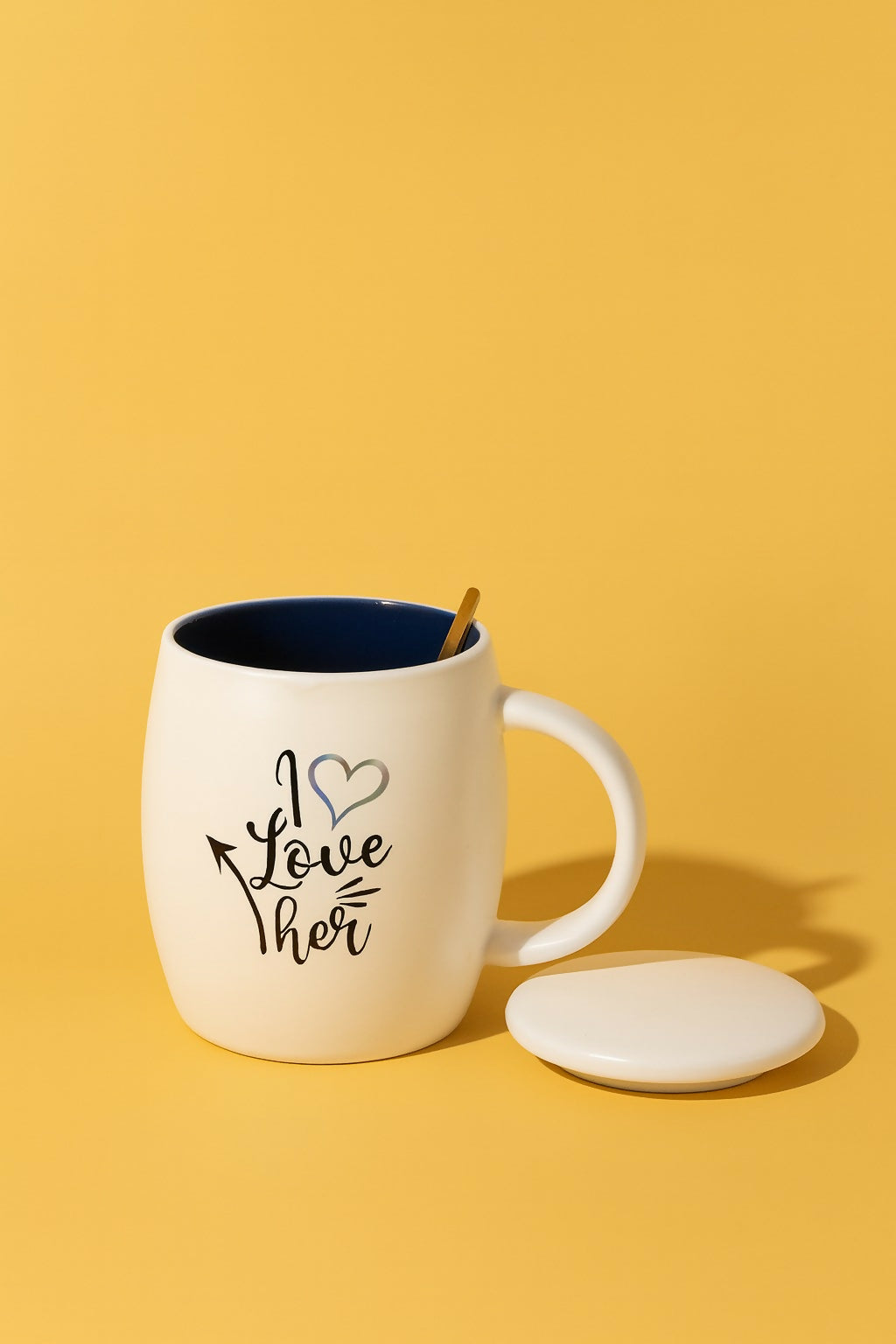 Couple Ceramic Coffee Mug Set with Lids and Spoons – “I Love Him, I Love Her” Printed Gift Set for Couples, Husband, Wife, Boyfriend, Girlfriend | Romantic Tea & Coffee Cups for Anniversary, Valentine’s, Wedding, Birthday