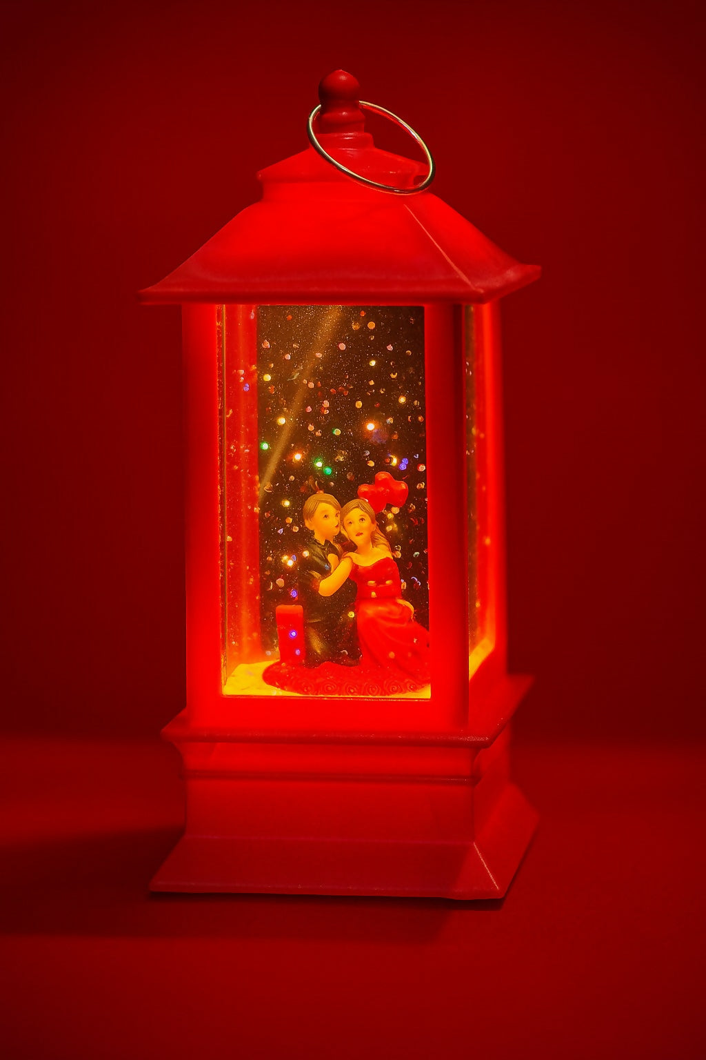 Romantic Couple Showpiece in Red Lantern Case – Bride & Groom Figurine with Heart Details – Valentine Gift, Anniversary Table Decor, Love Theme Display Item