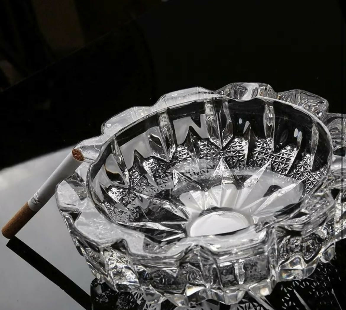 Luxury Diamond-Cut Crystal Glass Ashtray – Heavyweight Vintage-Style Round Design with Deep Ridges and Starburst Base for Elegant Smoking Lounge, Home, Bar, or Office Decor