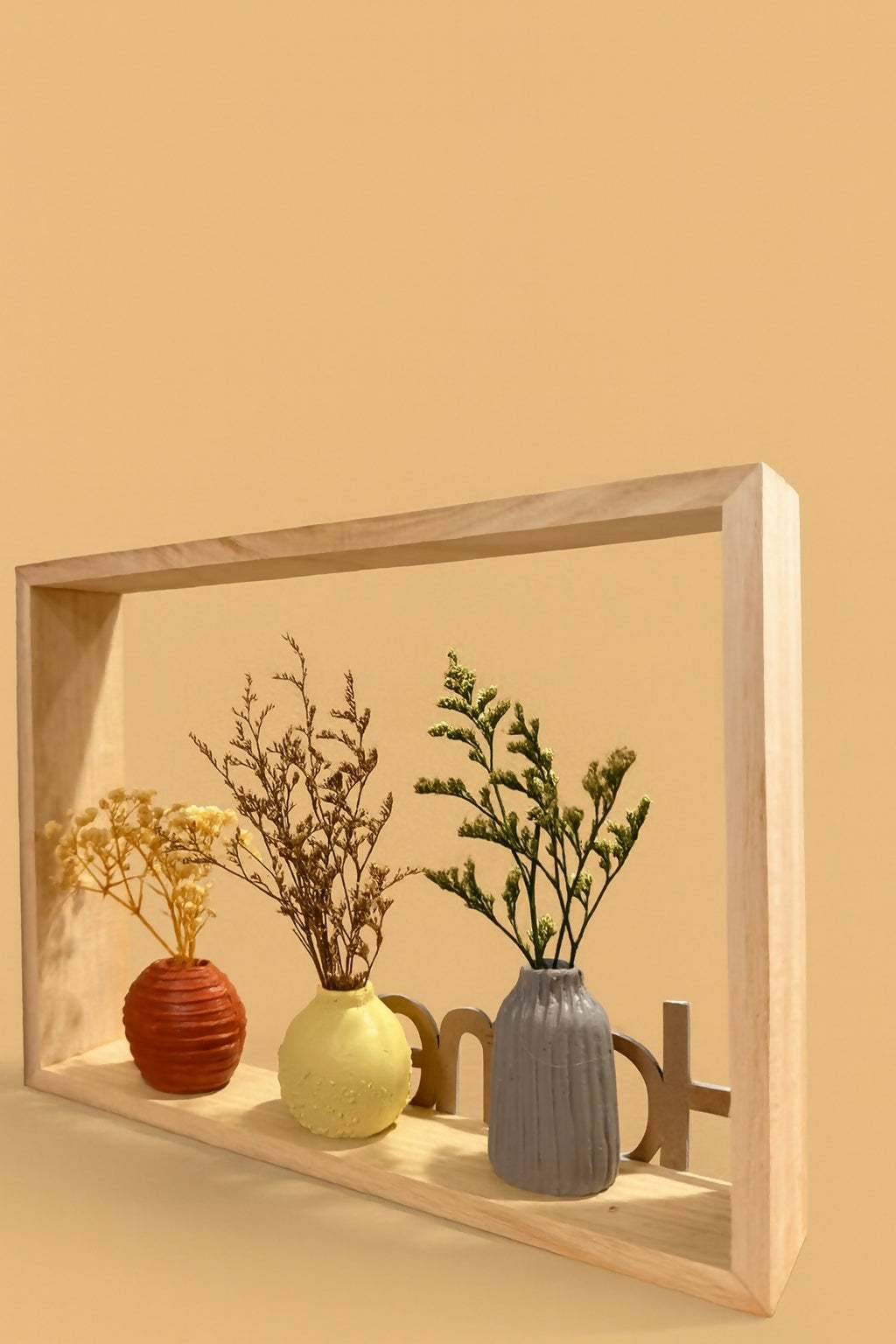 Minimalist Wooden Frame with “Home” Sign and Three Decorative Mini Vases with Dried Flowers – Rustic Modern Tabletop Décor for Living Room, Bedroom, and Office