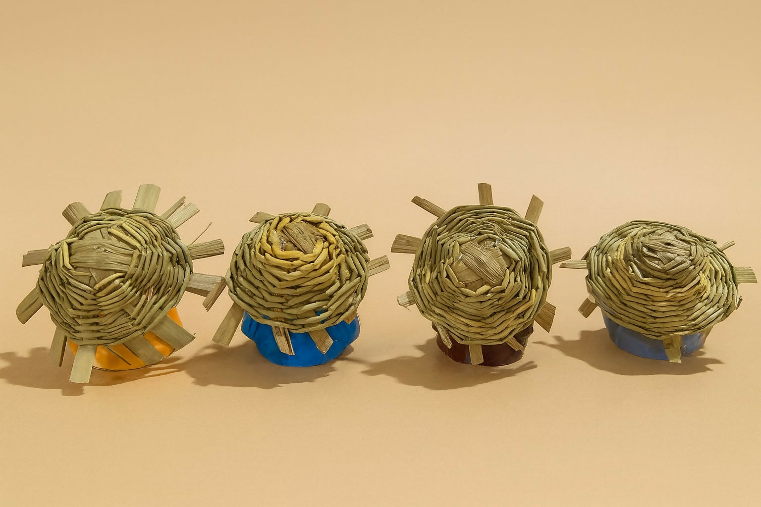 Set of 4 Cute Resin Monk Figurines with Straw Hats – Hear No Evil, See No Evil, Speak No Evil, Think No Evil – Decorative Showpieces for Home, Office, Car Dashboard, Gift & Feng Shui Décor