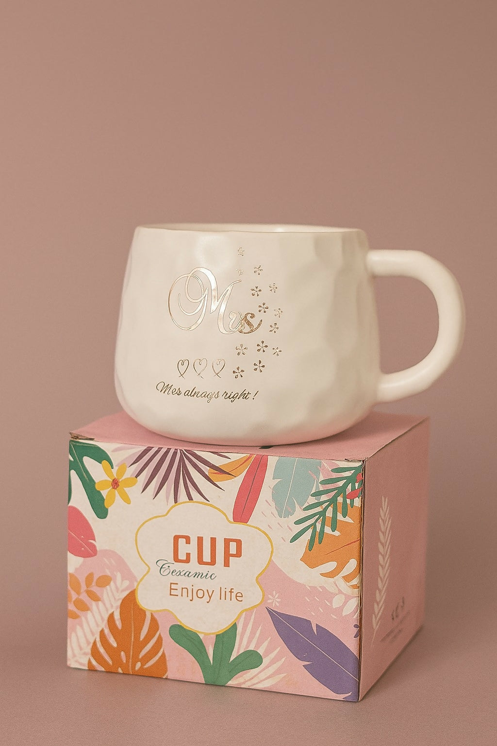 Elegant White Ceramic “Mrs. Always Right” Mug – Textured Glossy Coffee Cup with Rose Gold Lettering – Romantic Gift Mug for Wife, Bride, or Girlfriend – Ideal for Anniversary, Wedding, or Valentine's Day