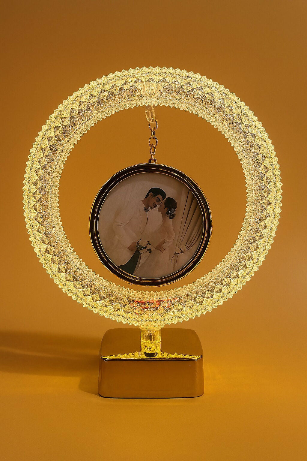 Crystal Cut LED Circular Hanging Photo Frame with Warm Light – Luxurious Golden Tabletop Picture Frame for Couples, Wedding, Anniversary & Romantic Home Decor