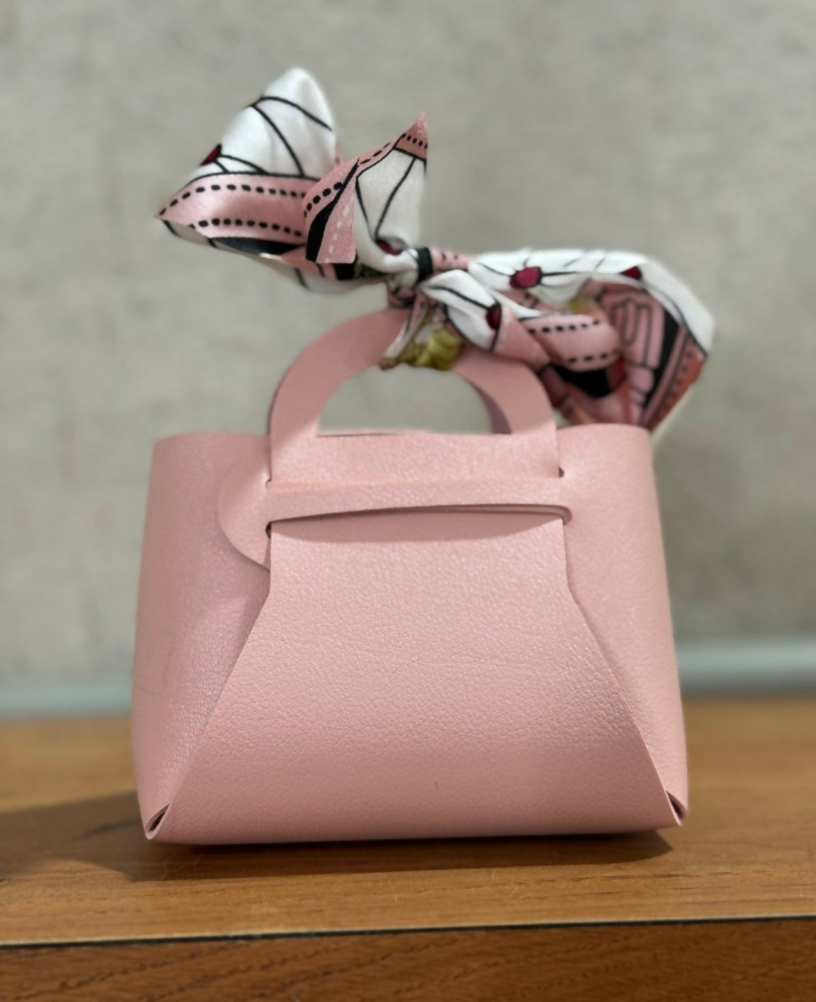 Elegant Pink PU Leather Mini Handbag with Printed Bow Knot | Small Gift Pouch for Jewelry, Candy, Return Gift, Party Favor Box for Girls & Women