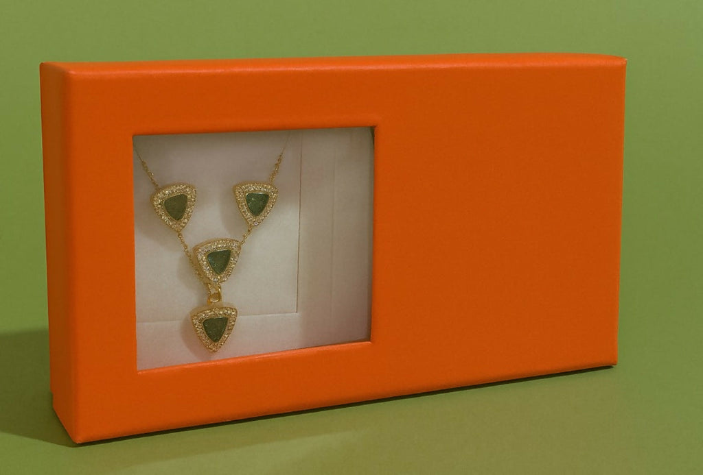 Elegant Women’s Green & Gold Jewelry Gift Set with Necklace, Bracelet, Earrings, and Designer Analog Watch | 4-in-1 Fashion Combo in Luxury Box for Birthday, Anniversary & Festive Gifting