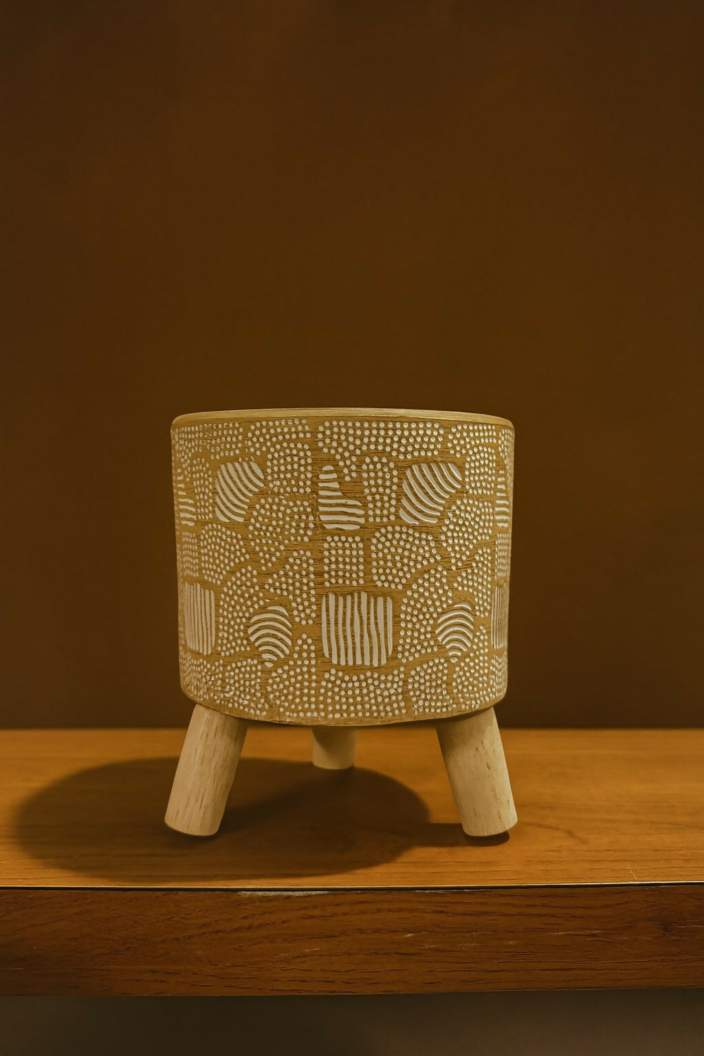 Handcrafted Ceramic Planter Pot with Wooden Legs – Abstract White Dot Pattern Terracotta Finish Indoor Pot for Succulents & Plants – Boho Decorative Raised Pot for Living Room, Bedroom, or Office Decor