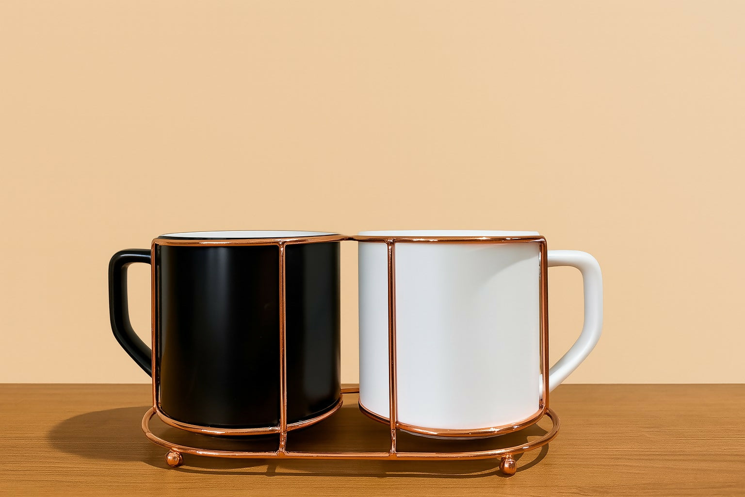 King and Queen Ceramic Mug Set with Golden Crown Print – Black & White Coffee Mugs with Copper Stand – Royal Couple Tea Cups for Wedding, Anniversary, Valentine’s Day, Gift for Him and Her