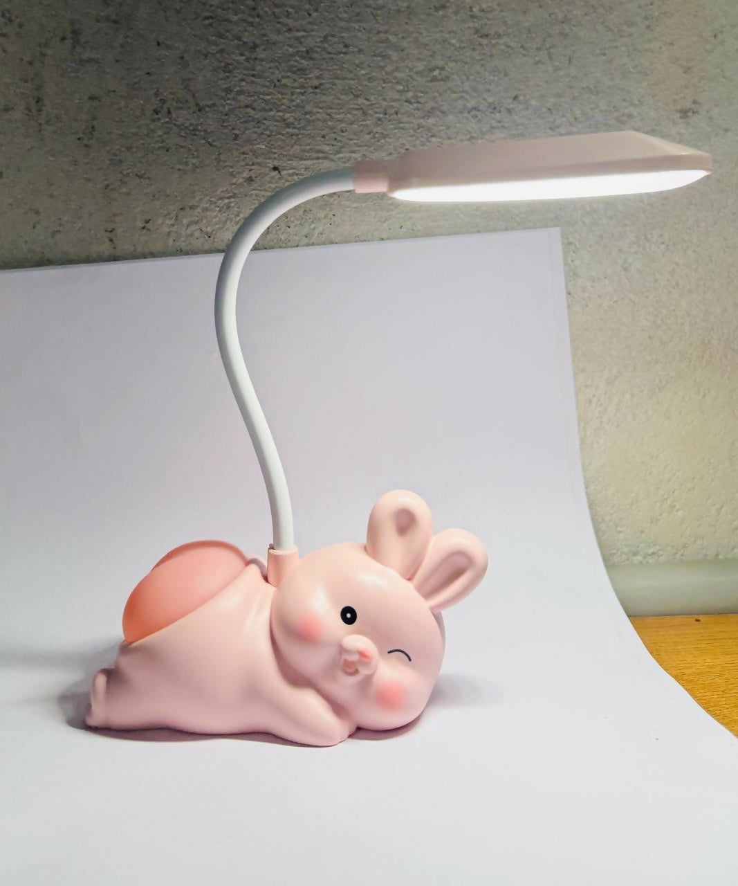 Cute Pink Lying Bunny LED Desk Lamp – USB Rechargeable Flexible Gooseneck Eye Protection Study Light for Kids, Bedside Night Lamp & Room Décor