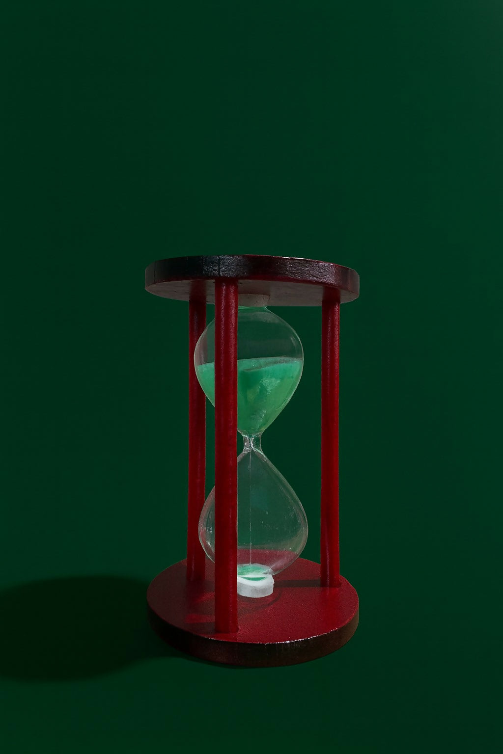 Wooden Sand Timer Hourglass with Colored Sand | Vintage Style Decorative Sand Clock | 15 Minute Timer for Study, Meditation, Kids Activities, Kitchen, Office Desk & Home Décor pack of 1 random color