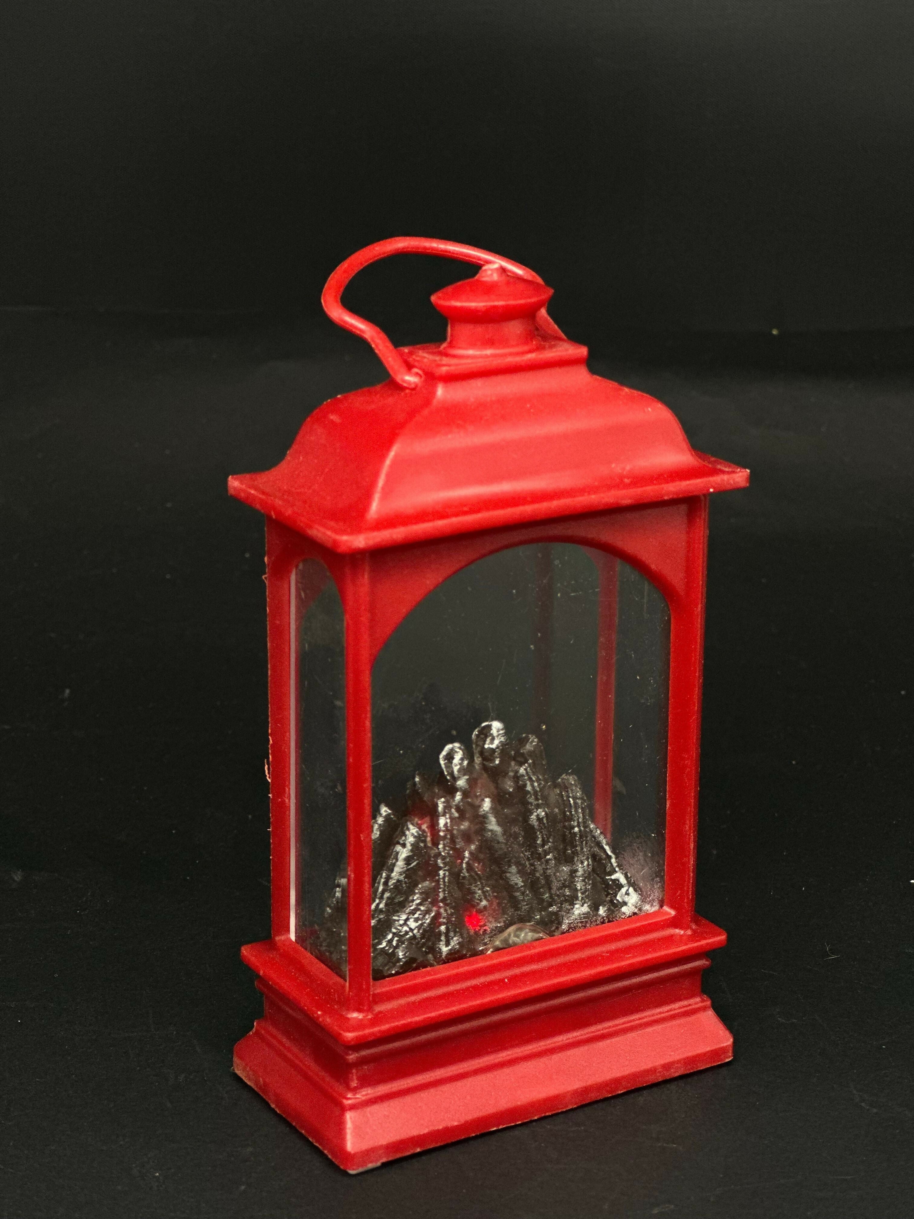 Mini Red Vintage Lantern with Glowing LED Faux Fireplace – Portable Decorative Night Light with Flickering Flame Effect for Home, Bedroom, or Festive Tabletop Decor
