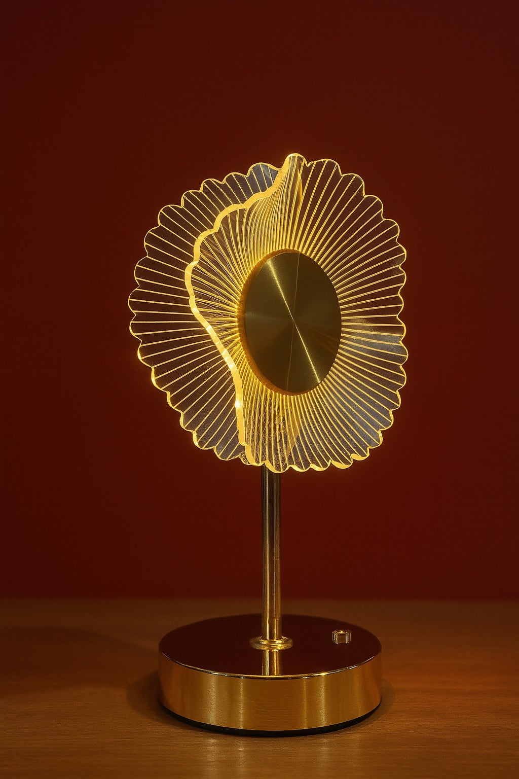 HOME DECOR Modern Radiant Sunburst LED Table Lamp – Golden Acrylic Optical Illusion Lamp with Touch Control – Decorative Ambient Light for Living Room, Bedroom, or Office