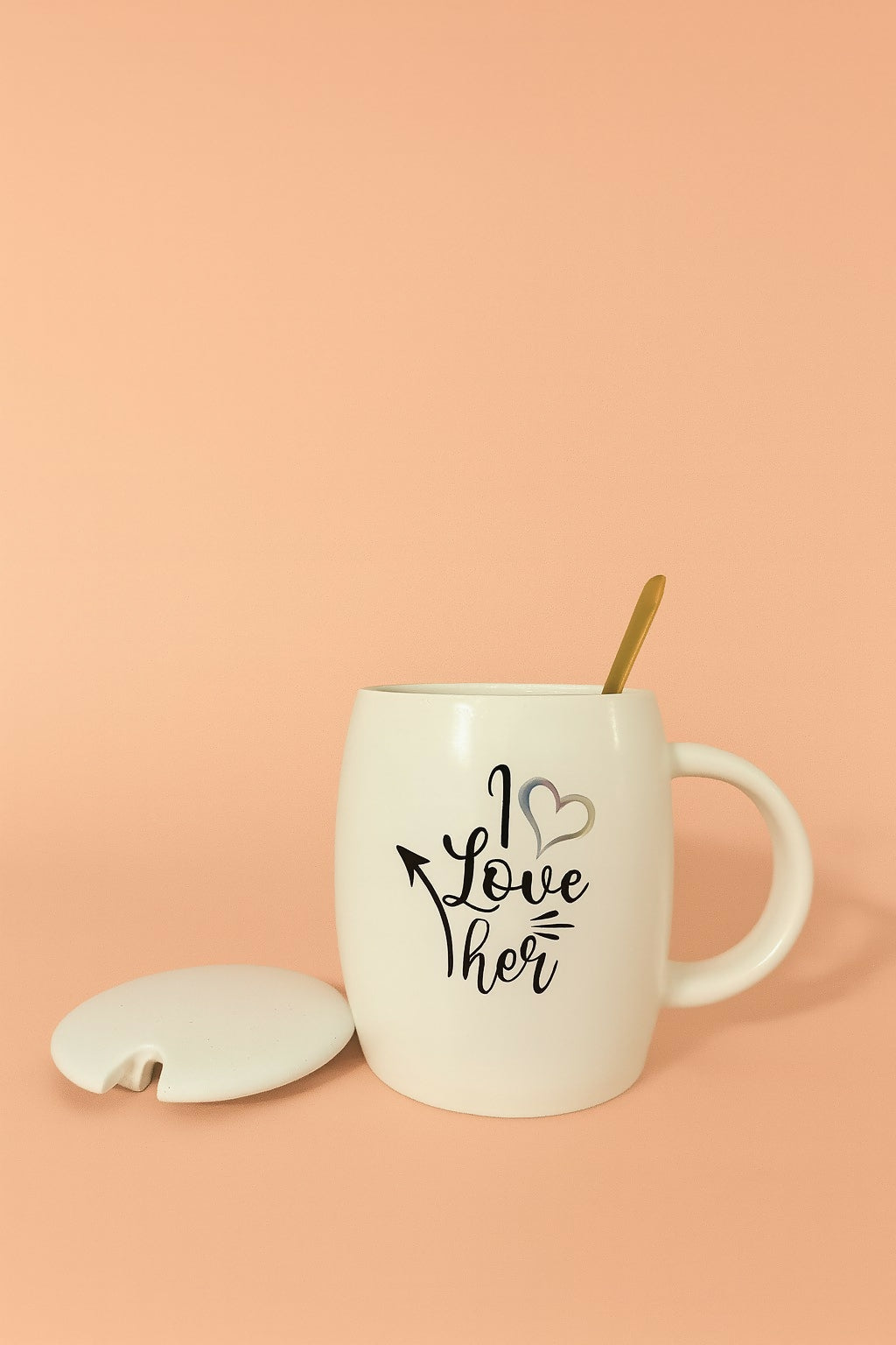 Couple Ceramic Coffee Mug Set with Lids and Spoons – “I Love Him, I Love Her” Printed Gift Set for Couples, Husband, Wife, Boyfriend, Girlfriend | Romantic Tea & Coffee Cups for Anniversary, Valentine’s, Wedding, Birthday