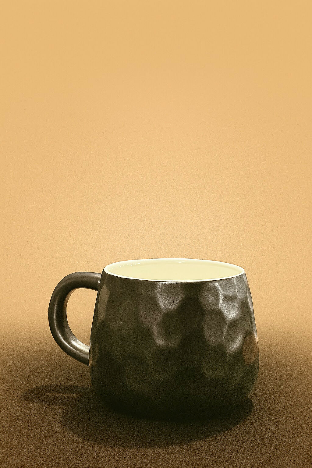 Elegant Black Ceramic “Mr. Right” Mug – Matte Textured Finish with Gold Lettering – Romantic Coffee Mug for Husband, Boyfriend or Groom – Gift for Anniversary, Wedding or Valentine