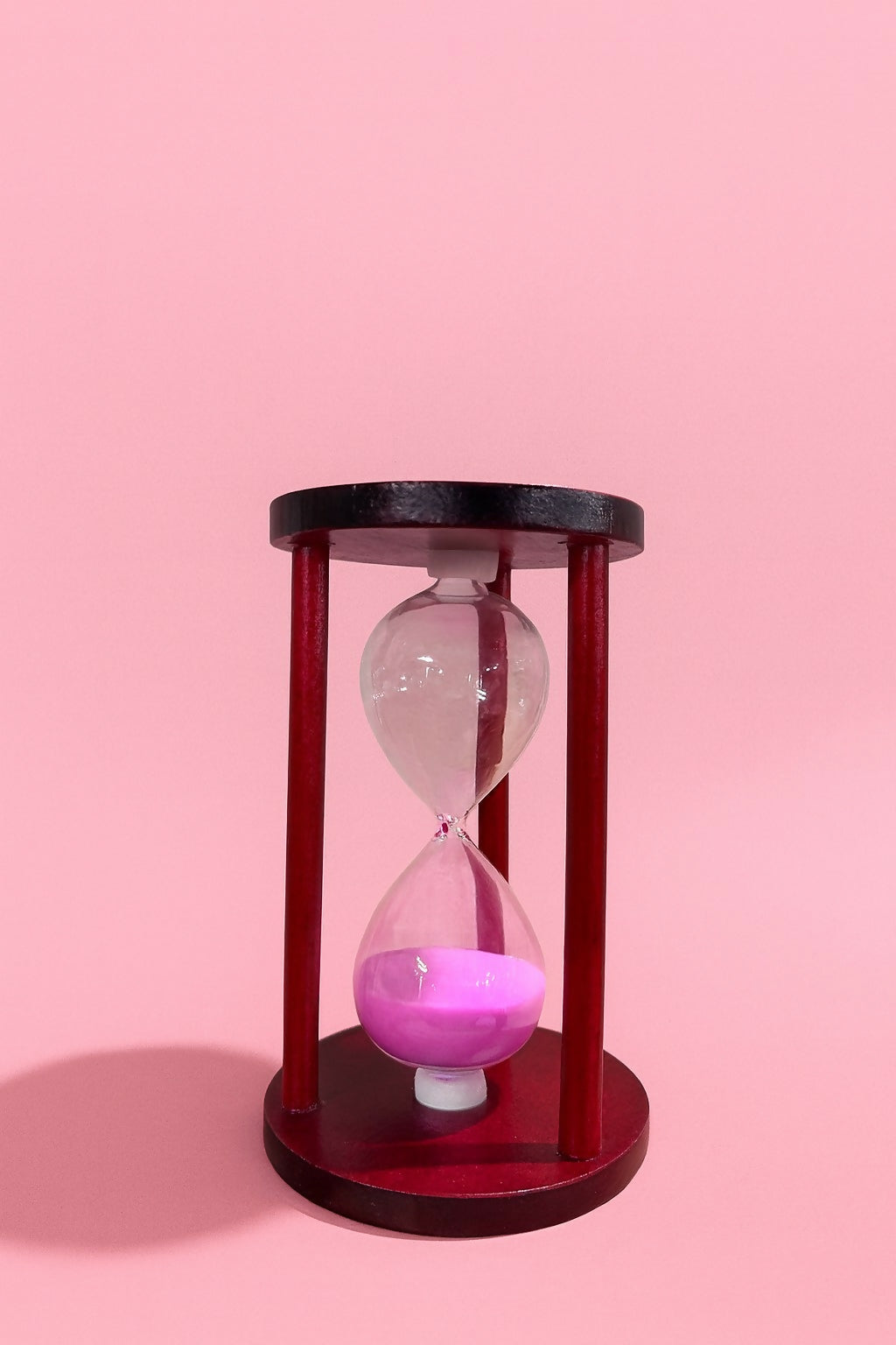 Wooden Sand Timer Hourglass with Colored Sand | Vintage Style Decorative Sand Clock | 15 Minute Timer for Study, Meditation, Kids Activities, Kitchen, Office Desk & Home Décor pack of 1 random color