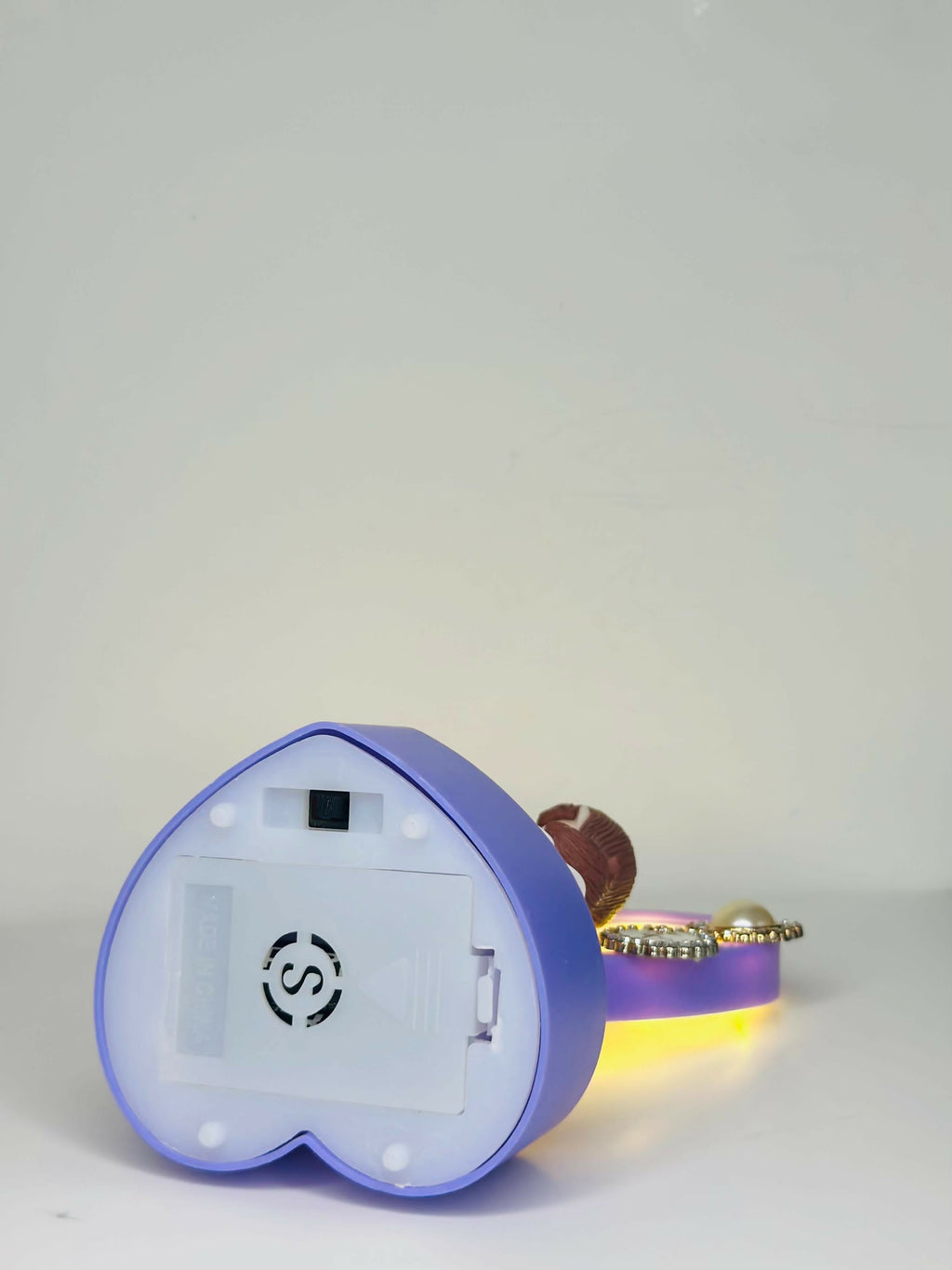 LED Couple Showpiece with Heart Ring Holder and Paris Tower Design – Decorative Tabletop Love Figurine with Jewelry Display Stand – Ideal Gift for Anniversary, Valentine's Day, or Wedding Decoration