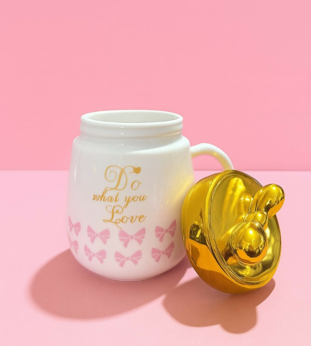 Elegant White Ceramic Mug with Golden Lid and Heart Handle – “Do What You Love” Printed Coffee Mug with Pink Bow Design – Luxury Gift Cup with Dome Lid for Girls, Office & Home Use
