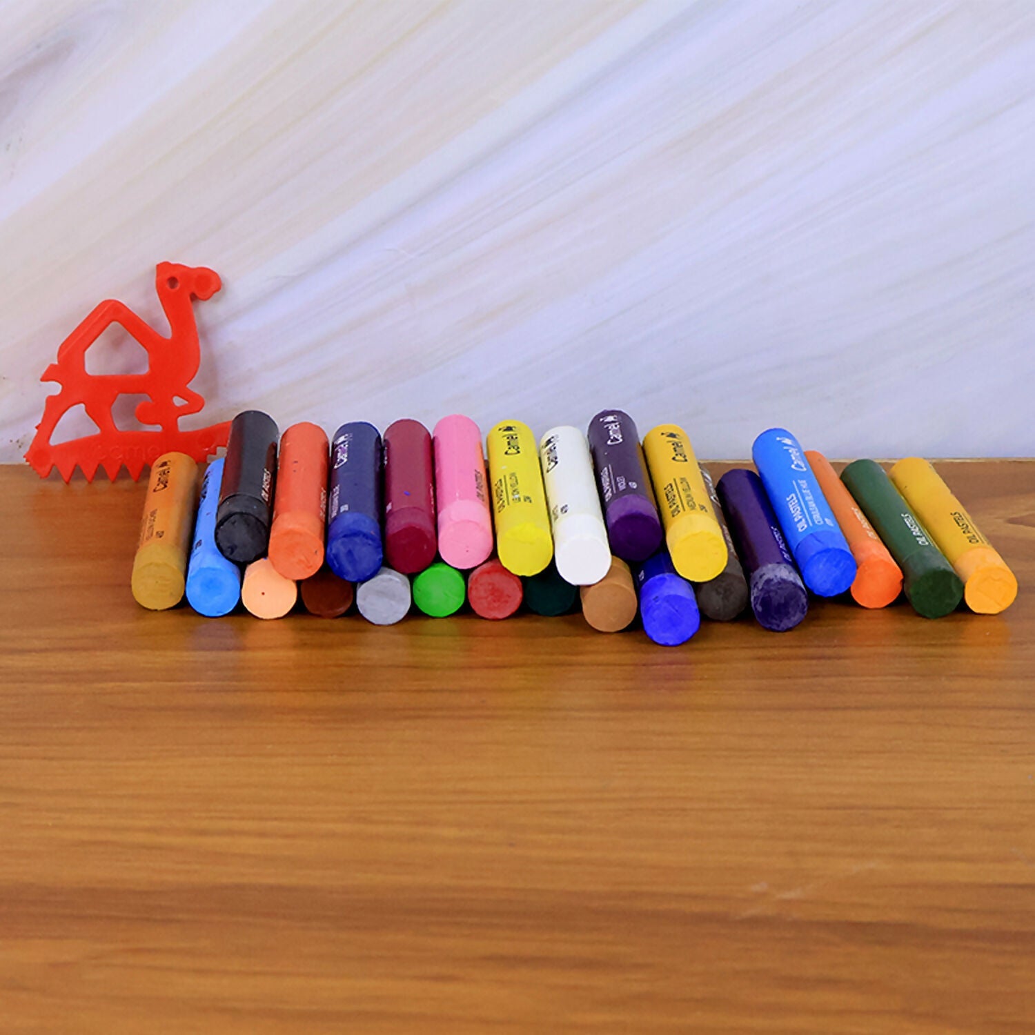 Camel Oil Pastels 25 Assorted Shades with Free Scraping Tool