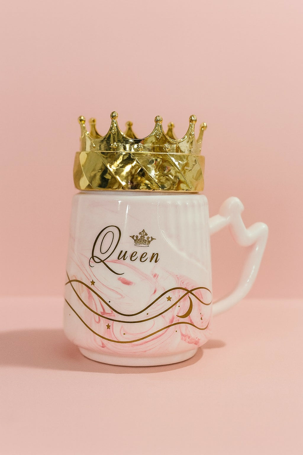 Luxury Queen Crown Ceramic Mug with Golden Lid | Pink Marble Coffee & Tea Cup | Royal Gift for Women – Birthday, Anniversary, Valentine’s Day & Office Use