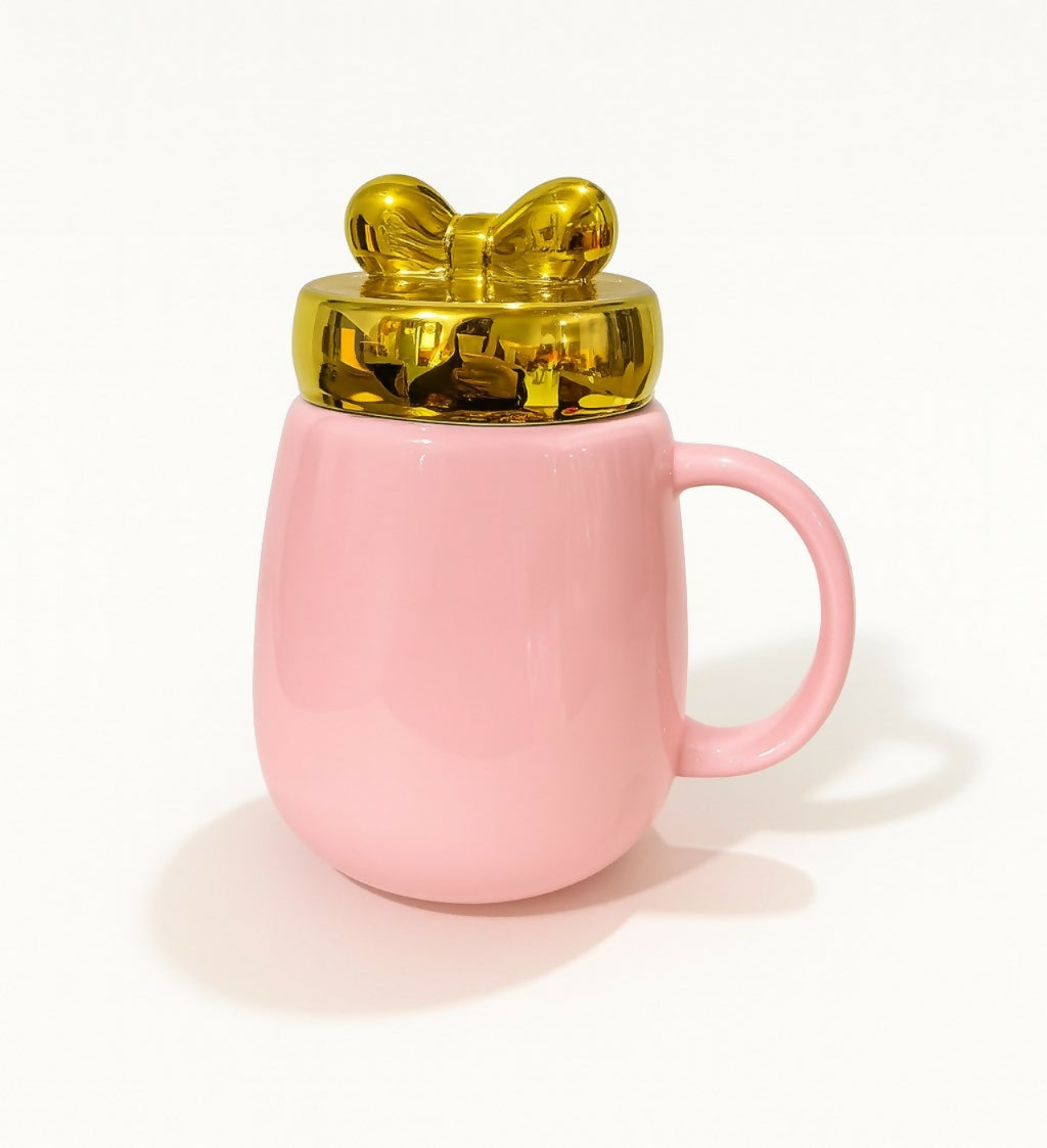 Cute Pink Ceramic Mug with Golden Lid and Bow – “Love” Printed Coffee Mug for Girls – Luxury Gift Tea Cup with Handle and Decorative Ribbon Print – Ideal for Birthday, Valentine & Special Gifting