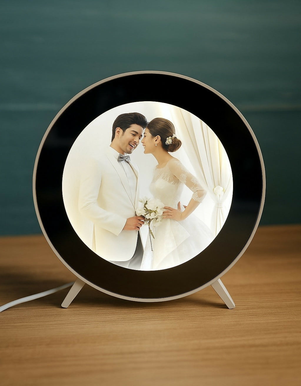 Personalized Round LED Photo Frame with Stand – Custom Light-Up Picture Display for Wedding, Anniversary, Bedroom, or Living Room Decor