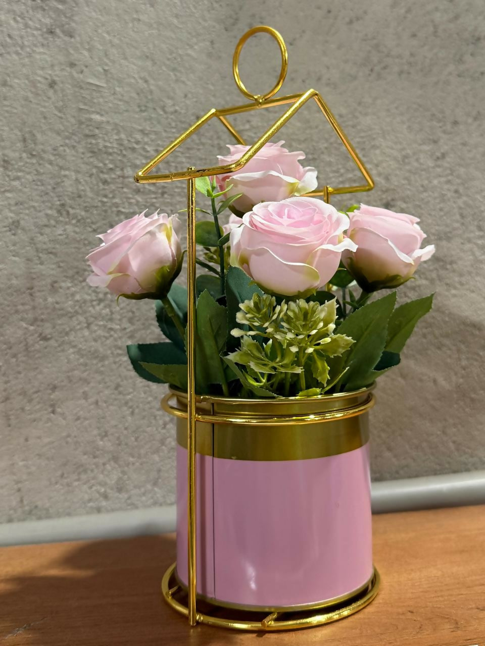 Artificial Light Pink Rose Flower Arrangement in Pink & Gold Metal Pot with Geometric Stand – Elegant Decorative Centerpiece for Home, Office, and Gifting