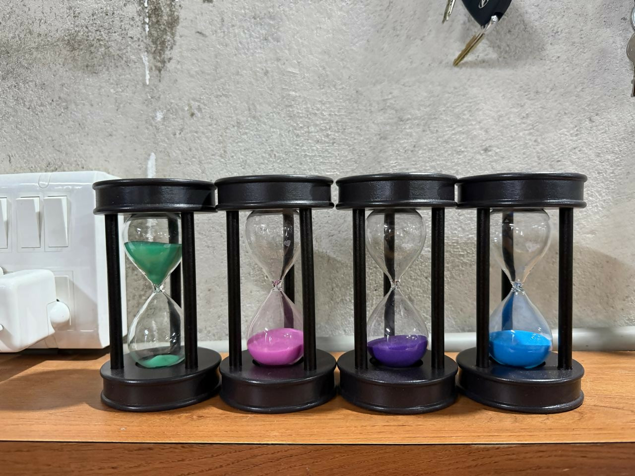 Premium Hourglass Sand Timer – 10 Minute Decorative Sand Clock with Colored Sand, Sturdy Black Frame, Vintage Glass Timer for Home, Office Desk, Study, Meditation, Kitchen & Gift Use pack of 1 random color