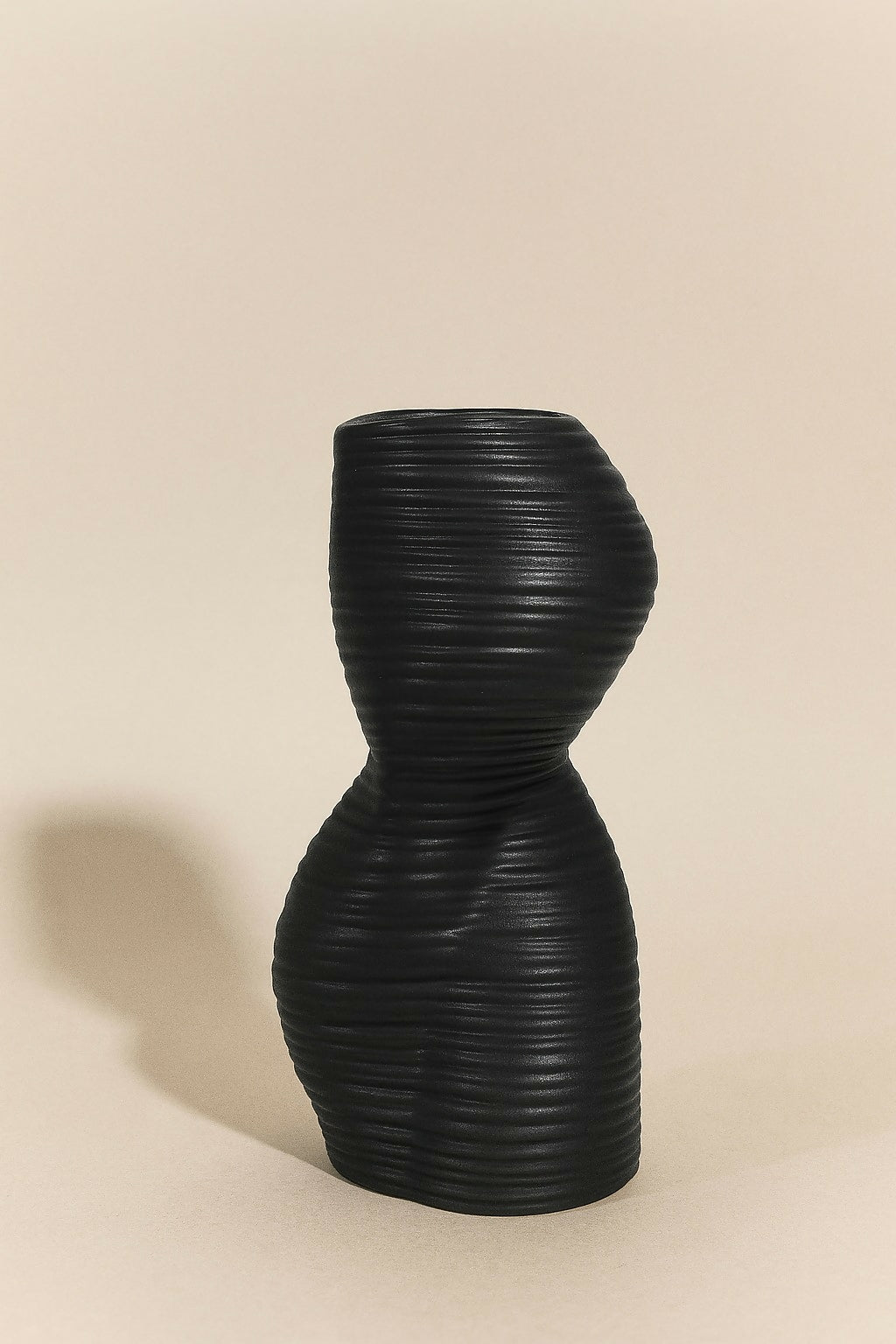 HOME DECOR Modern Black Twisted Ceramic Vase for Home Decor – Matte Finish Spiral Design Flower Pot for Living Room, Office, Center Table, or Minimalist Interior Styling