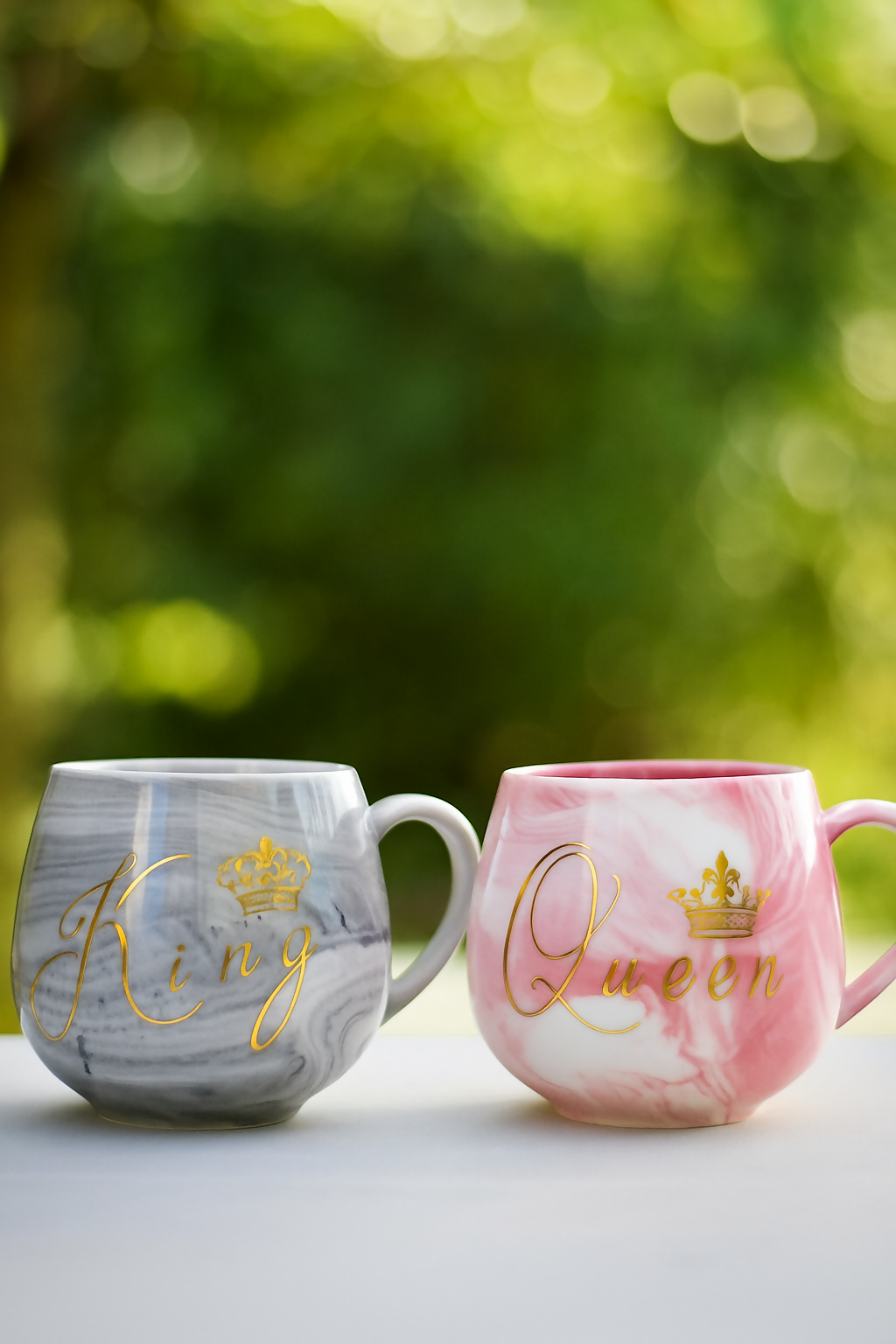 King & Queen Marble Ceramic Mug Set – Luxury His and Hers Coffee Cups with Golden Crown Lettering – Elegant Pink & Grey Marble Finish – Romantic Gift for Couples, Anniversary, Wedding, or Valentine’s Day