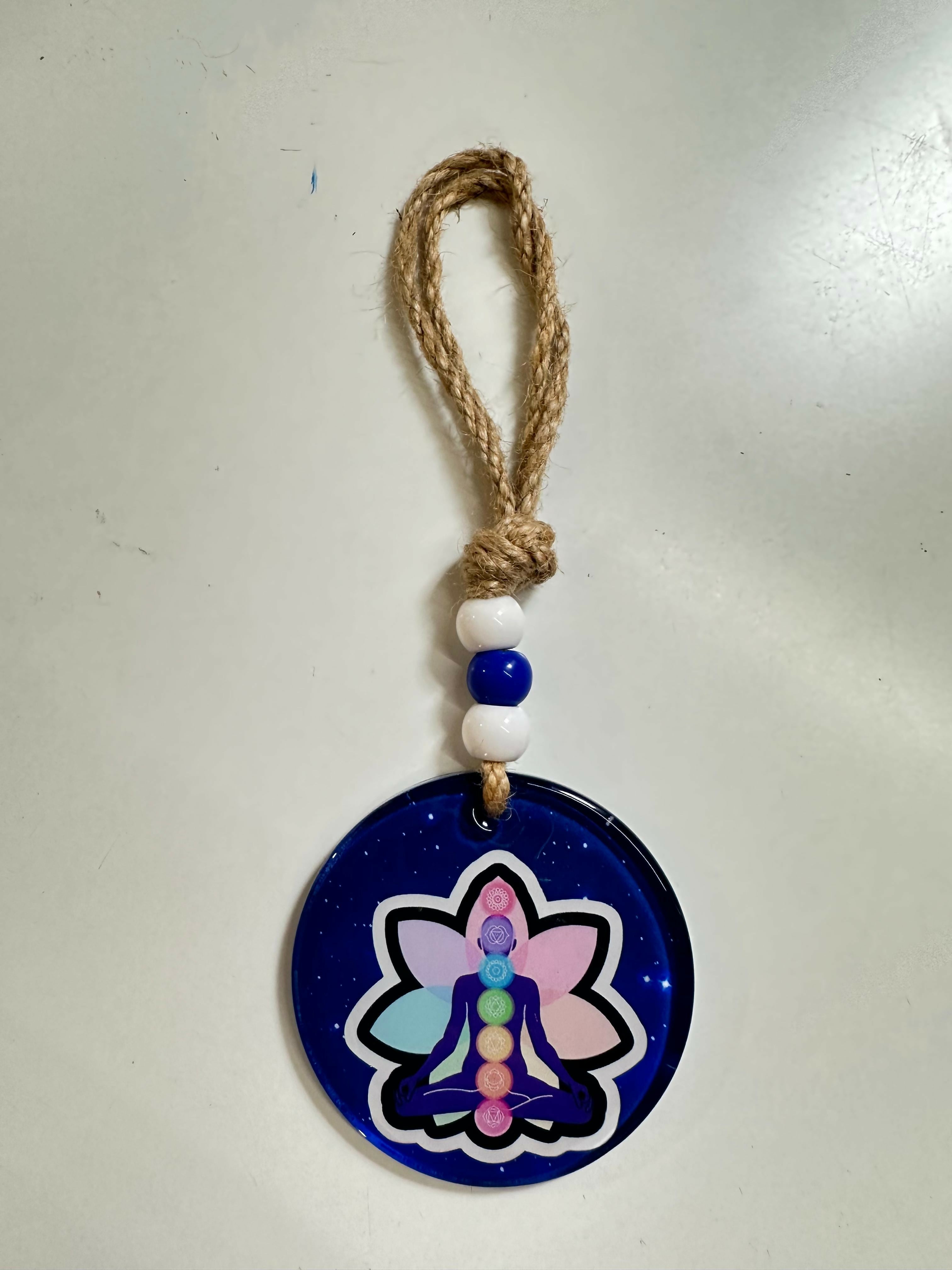 Chakra Healing Yoga Wall Hanging with Meditation Pose and Lotus Design – 7 Chakra Energy Balancing Decorative Ornament with Rope and Beads for Mindfulness, Reiki, Spiritual Home Décor & Gifts