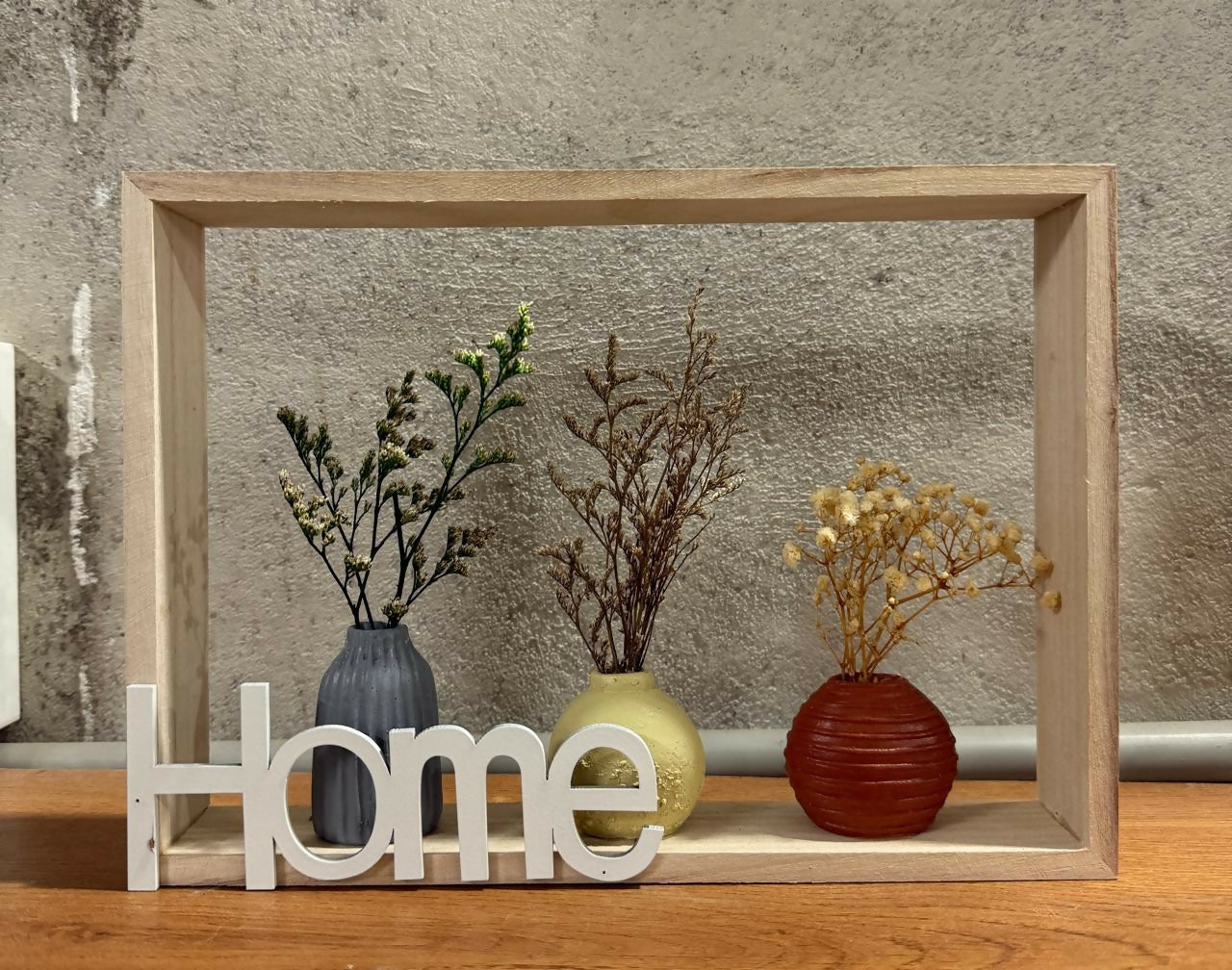 Minimalist Wooden Frame with “Home” Sign and Three Decorative Mini Vases with Dried Flowers – Rustic Modern Tabletop Décor for Living Room, Bedroom, and Office