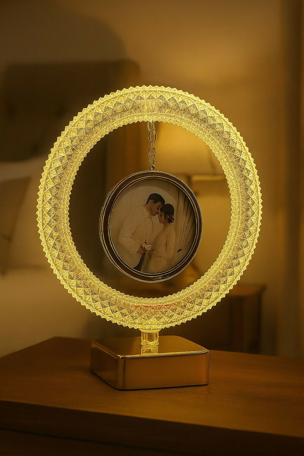 Crystal Cut LED Circular Hanging Photo Frame with Warm Light – Luxurious Golden Tabletop Picture Frame for Couples, Wedding, Anniversary & Romantic Home Decor
