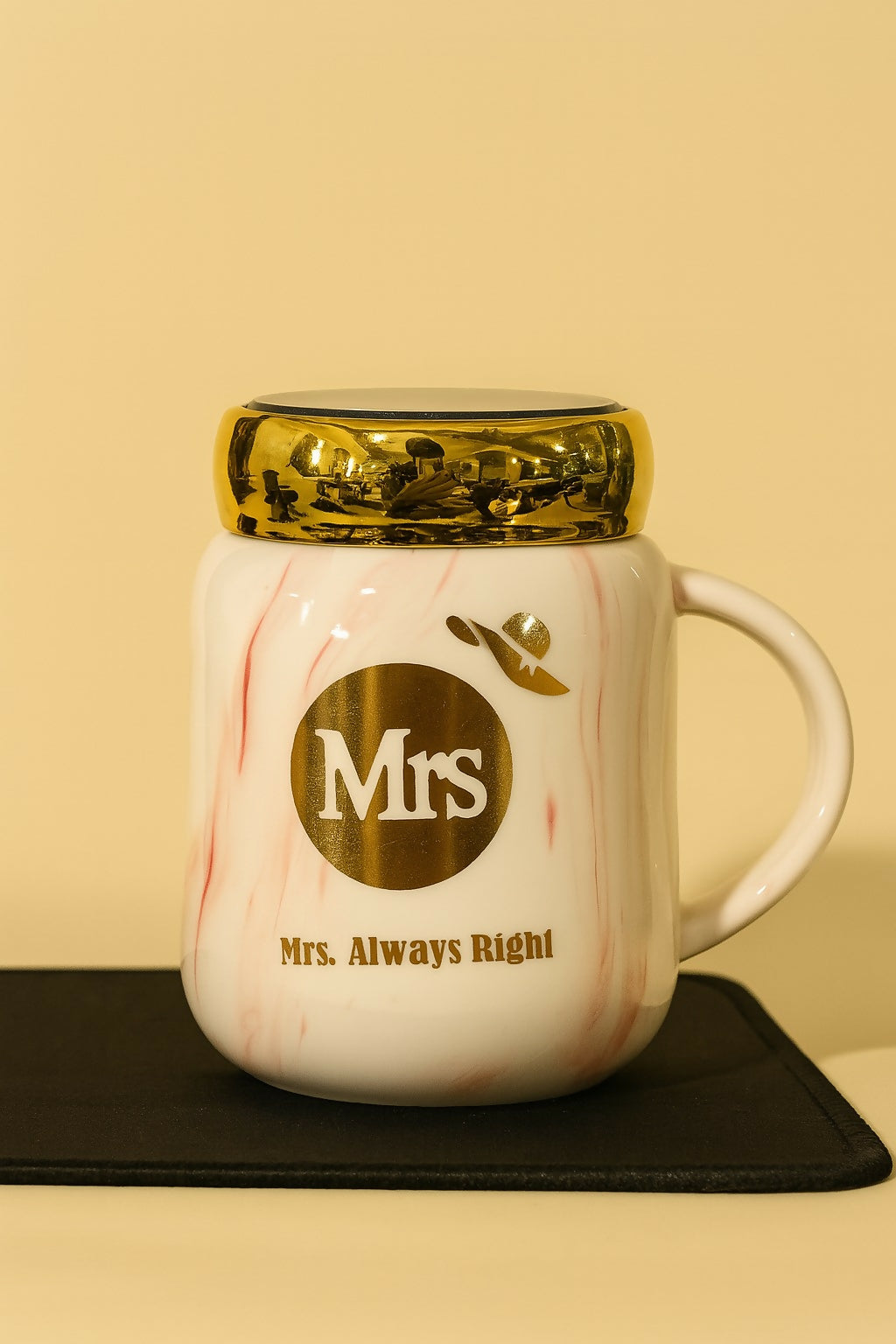 Funny Ceramic Couple Mug Gift Set – Mr. Right & Mrs. Always Right Printed Cups with Gold Lids, Marble Finish, Romantic Gift Box for Anniversary, Valentine, or Wedding (2Pcs)