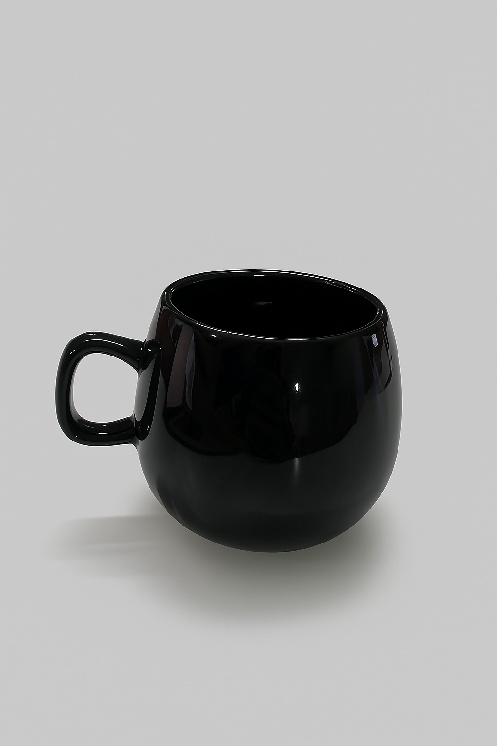 King & Queen Ceramic Mug Set – Elegant Crown Design Coffee Cups for Couples, Valentine’s Day, Anniversary, Wedding or Engagement Gift – Black & Red Glossy Finish (Set of 2, 350ml Each