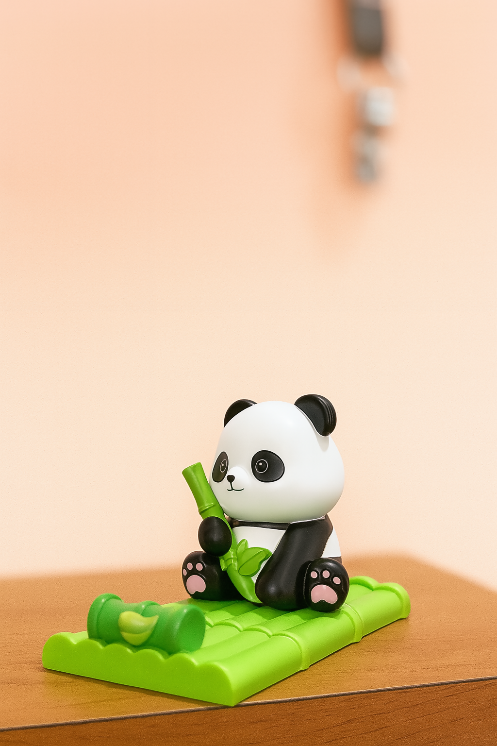 Cute Panda Shaped Mobile Phone Stand Holder – Universal Desktop Stand for Smartphones with Anti-Slip Base, Adorable Bamboo Mat Design for Office, Home, and Kids Use