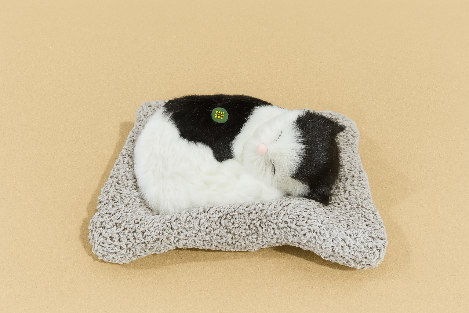Realistic Sleeping Cat Toy with Breathing Motion – Black & White Faux Fur Kitten with Soft Mat – Battery Operated Lifelike Pet Cat for Kids, Seniors, and Home Decor