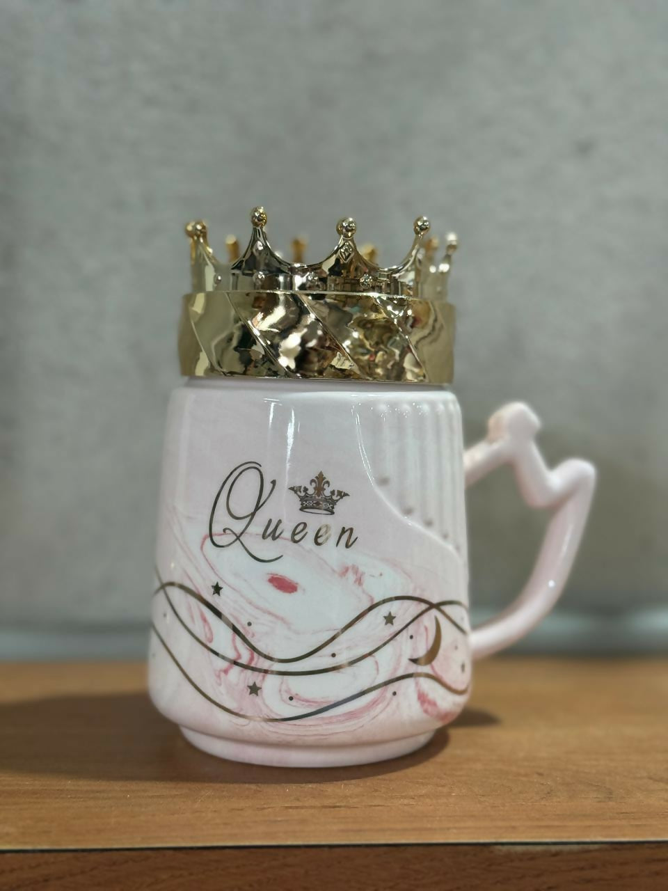 Luxury Queen Crown Ceramic Mug with Golden Lid | Pink Marble Coffee & Tea Cup | Royal Gift for Women – Birthday, Anniversary, Valentine’s Day & Office Use